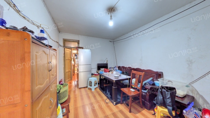 黔春路19号二手房实景图