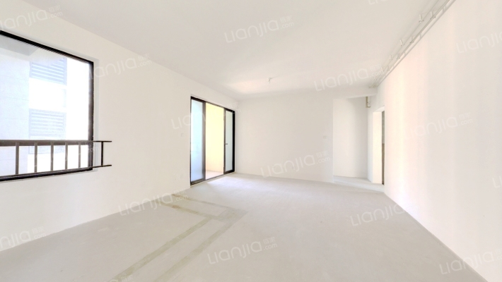 鲁能公馆2区二手房实景图