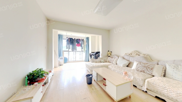 东域龙湾二期二手房实景图