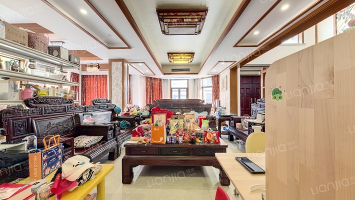 乔爱别墅二手房实景图