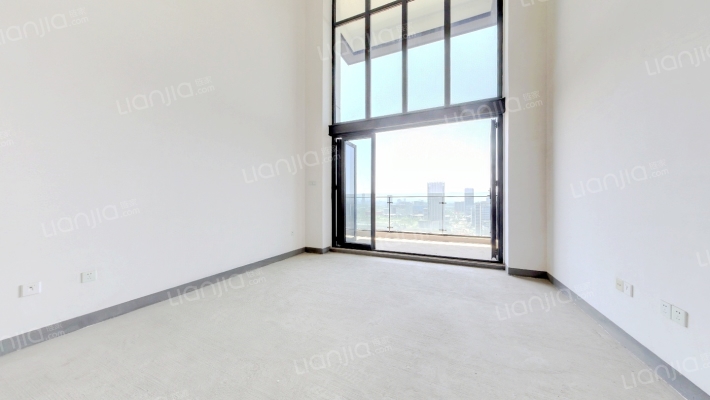 蔚蓝阁B区二手房实景图