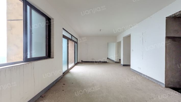 协信阿卡迪亚二手房实景图