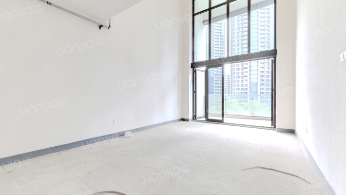 蔚蓝阁A区二手房实景图