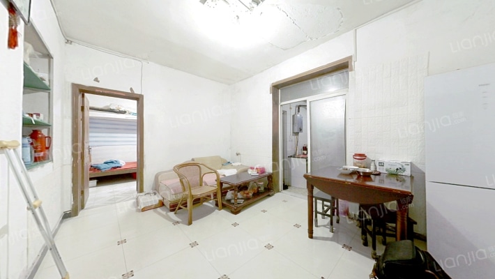 南京西路电视机厂宿舍二手房实景图