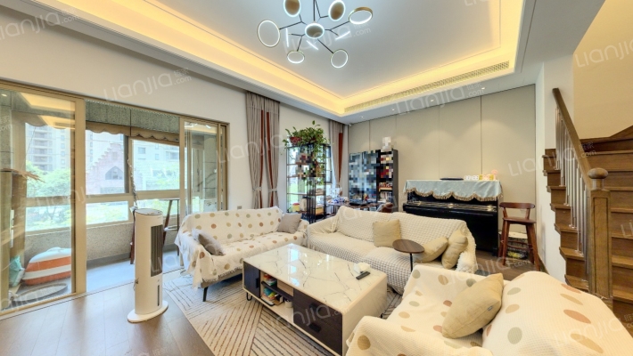 日月光伯爵湾（一期）二手房实景图