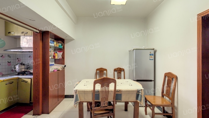 山潘四村二手房实景图