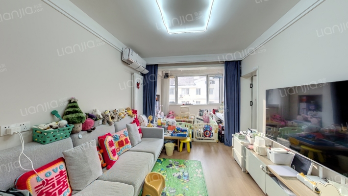 新贵都C区二手房实景图