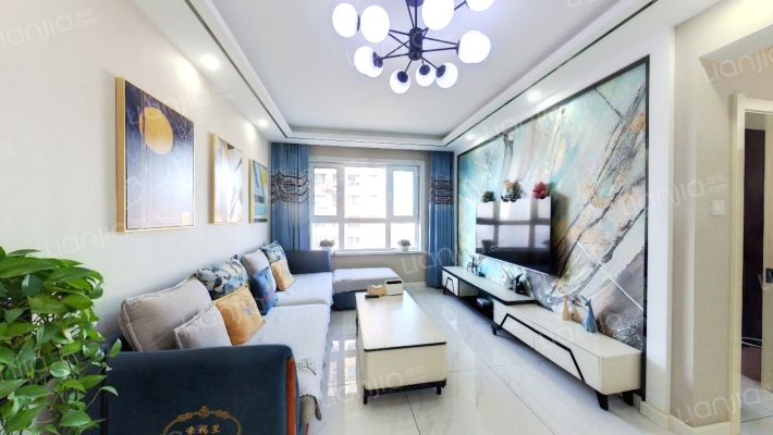 卢瓦尔小镇二手房实景图