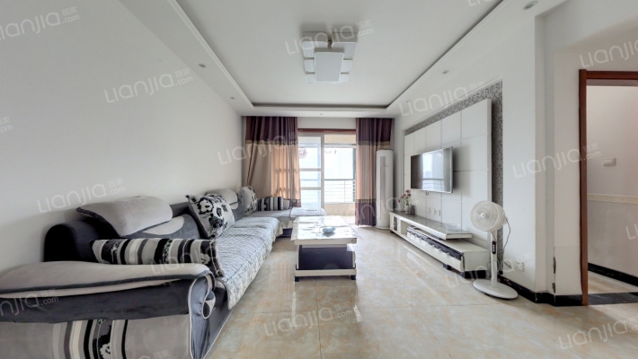 美林河畔二手房实景图