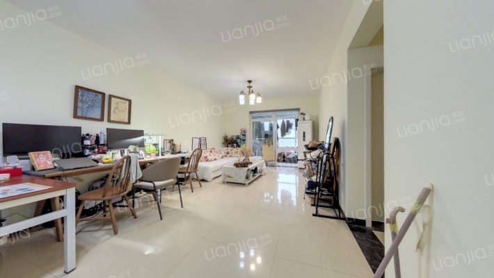 华储佳苑二手房实景图