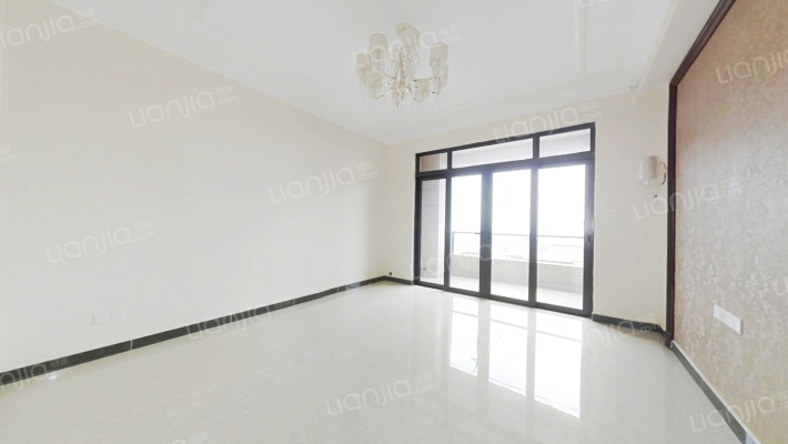 南昌恒大翡翠华庭二手房实景图