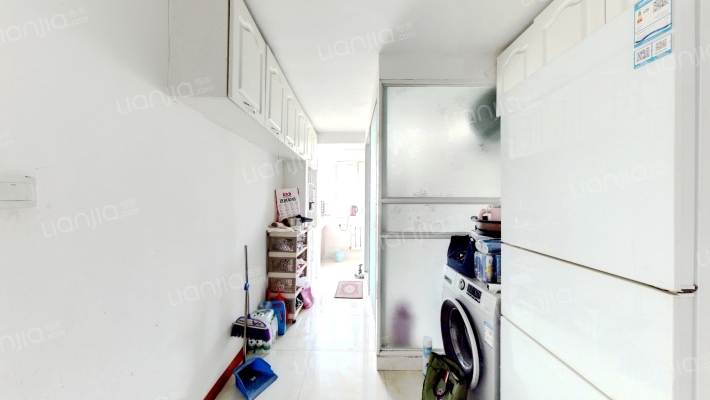 晓春社区二手房实景图