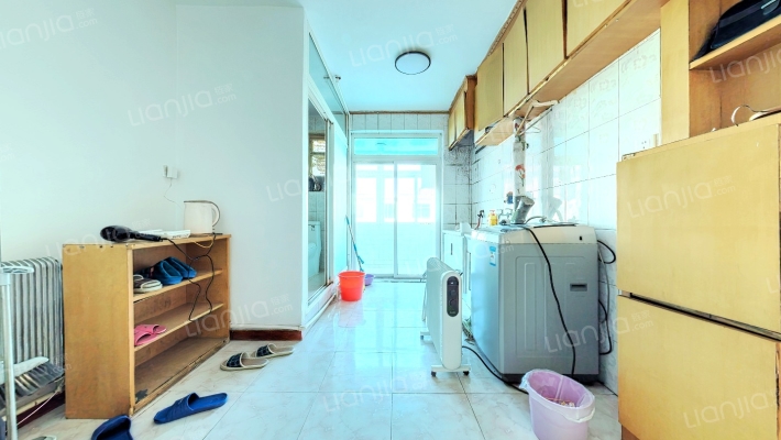 荣工街二手房实景图