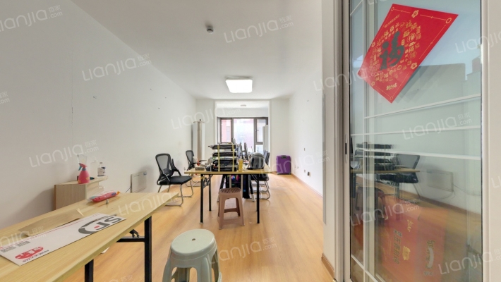 青特小镇A区二手房实景图