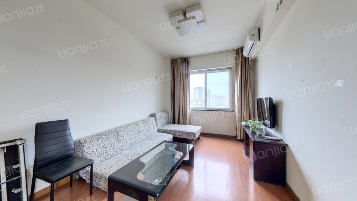 远鸿方程式二手房实景图