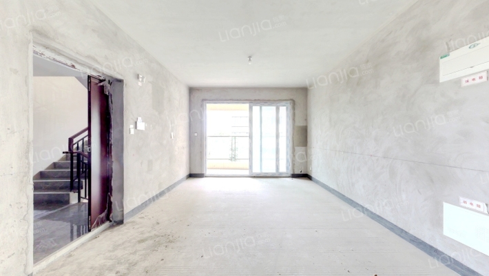 滨江春城溪岸二手房实景图