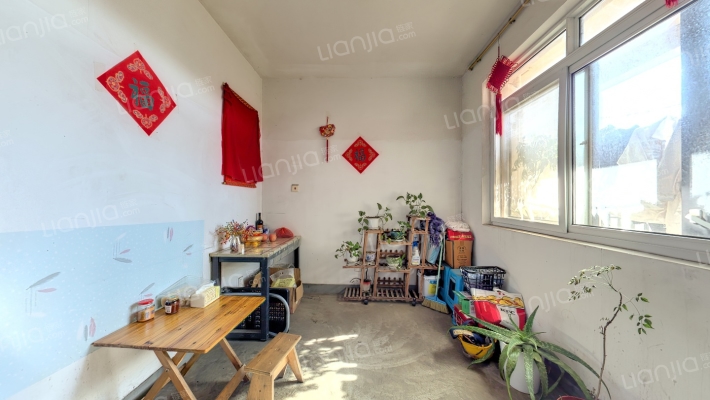 绿地长兴新苑南苑二手房实景图