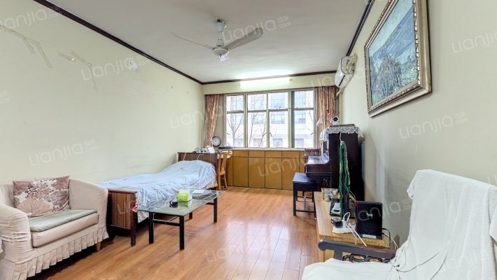 文艺大楼二手房实景图