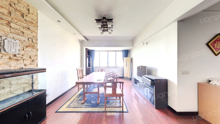 阳澄湖滨花园大厦二手房实景图