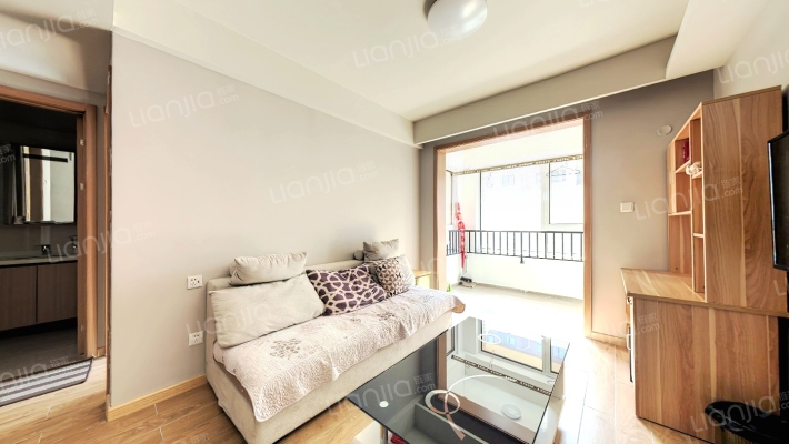 绿地雪莱小镇二手房实景图