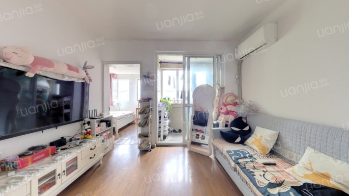 金硕河畔景园南区二手房实景图