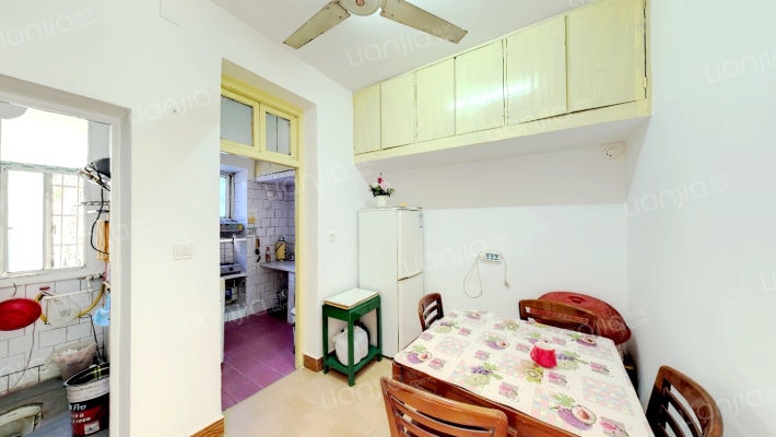 火星小学宿舍二手房实景图