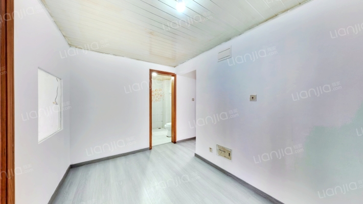 爱博三村二手房实景图