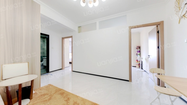 中铁青岛广场二手房实景图