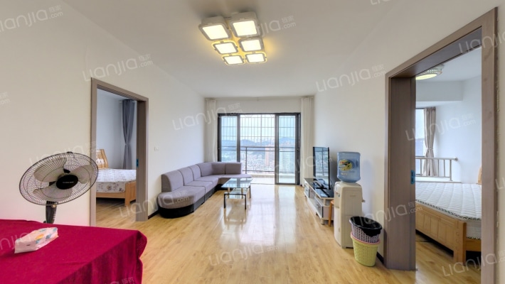 亚青城二手房实景图