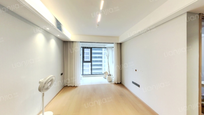 江畔月明府二手房实景图