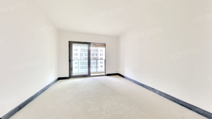 融创九樾府C区二手房实景图