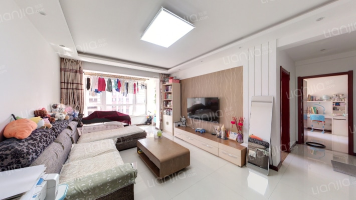 中海城阿尔卑斯二手房实景图