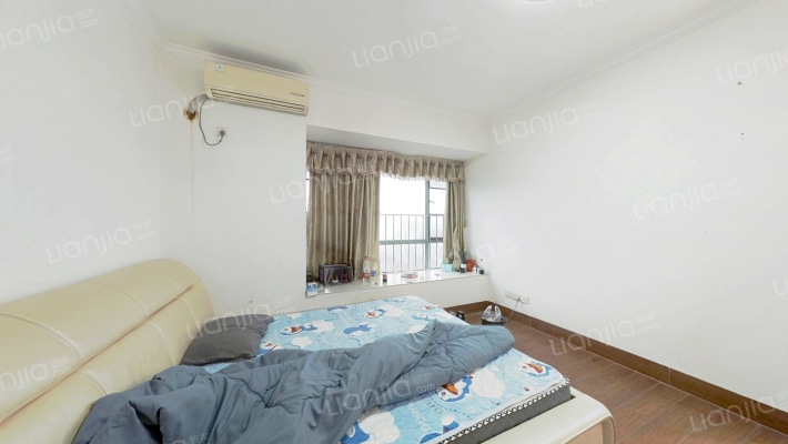 中天彩虹城南区二手房实景图