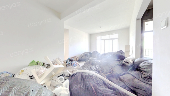 怡静湖二手房实景图