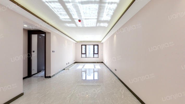 中海和平之门天际二手房实景图