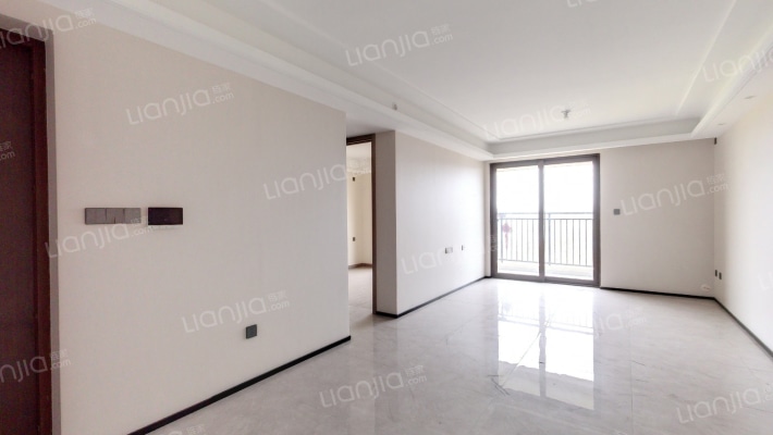 万科中南翡翠江湾二手房实景图