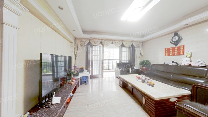 凰樵圣堡二手房实景图