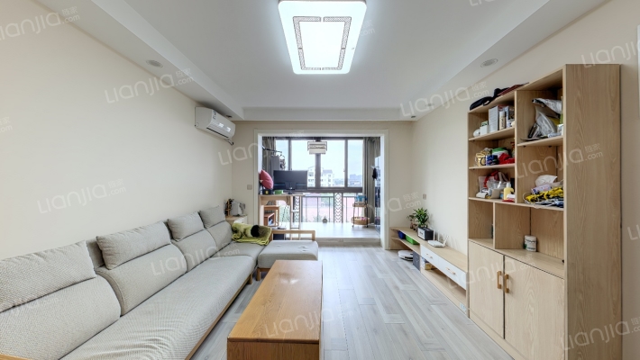 地杰国际城F欧香四季二手房实景图