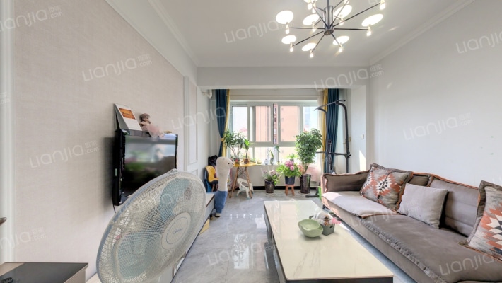 隆基泰和铂悦山二手房实景图