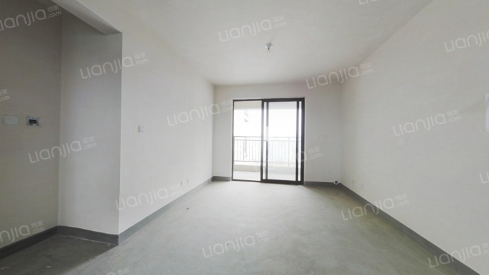 中赫玫瑰园二手房实景图