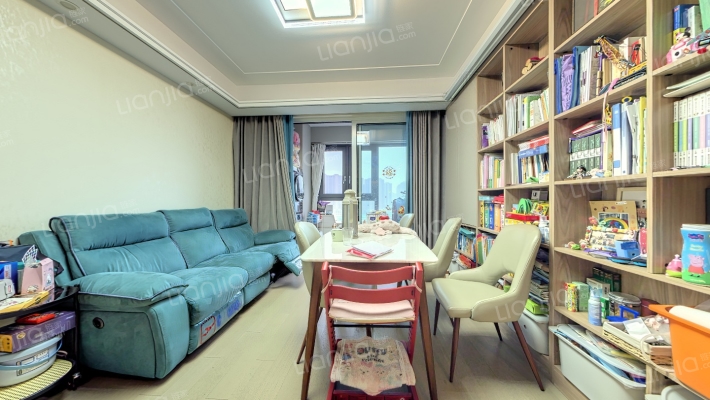 悦江府二手房实景图