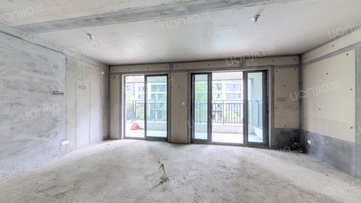 轨道中建麓江府二手房实景图