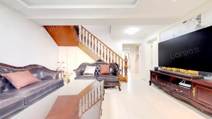 三路居路99号院二手房实景图