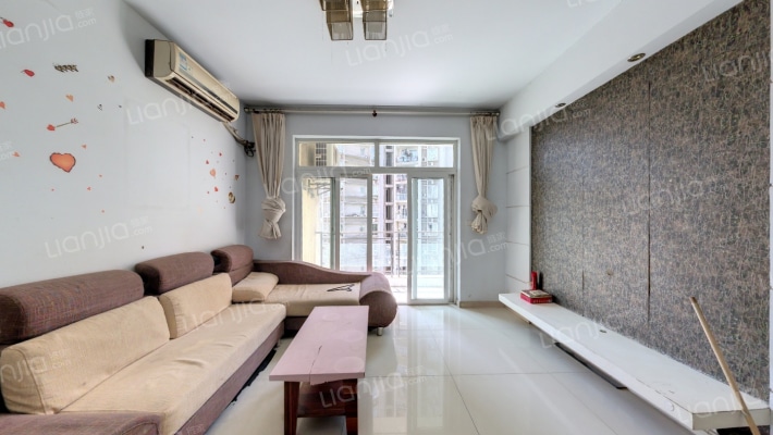 地博春天二手房实景图