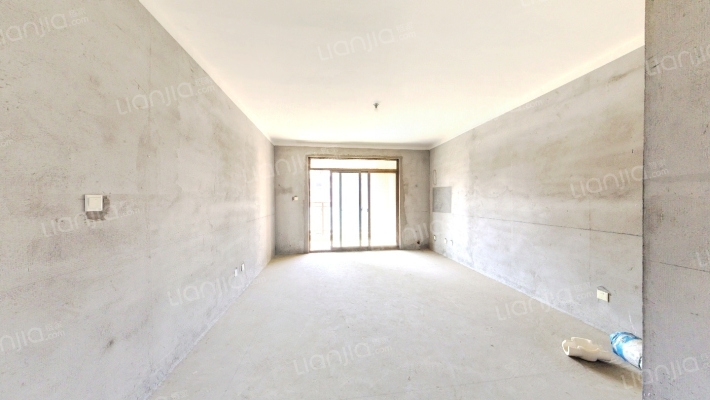 奕淳绿园二手房实景图