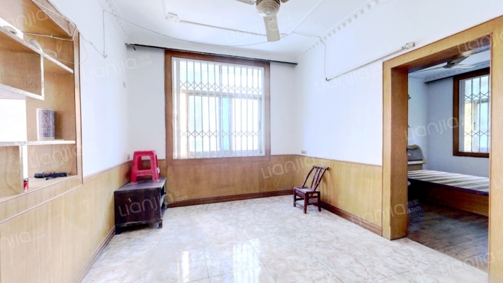 旅游小区二手房实景图