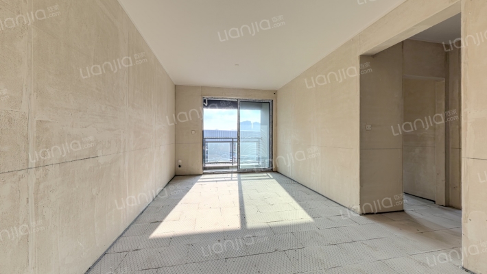 融创云湖十里F区二手房实景图