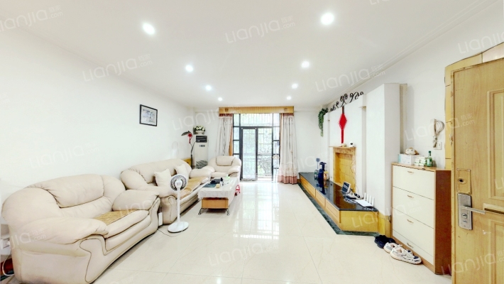 银成公寓二手房实景图