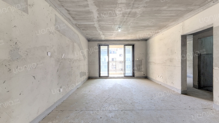 中交荣域C区二手房实景图