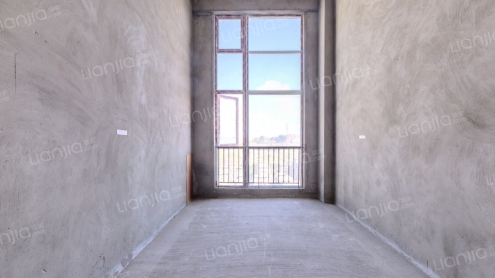 隆鑫爱琴海四期二手房实景图